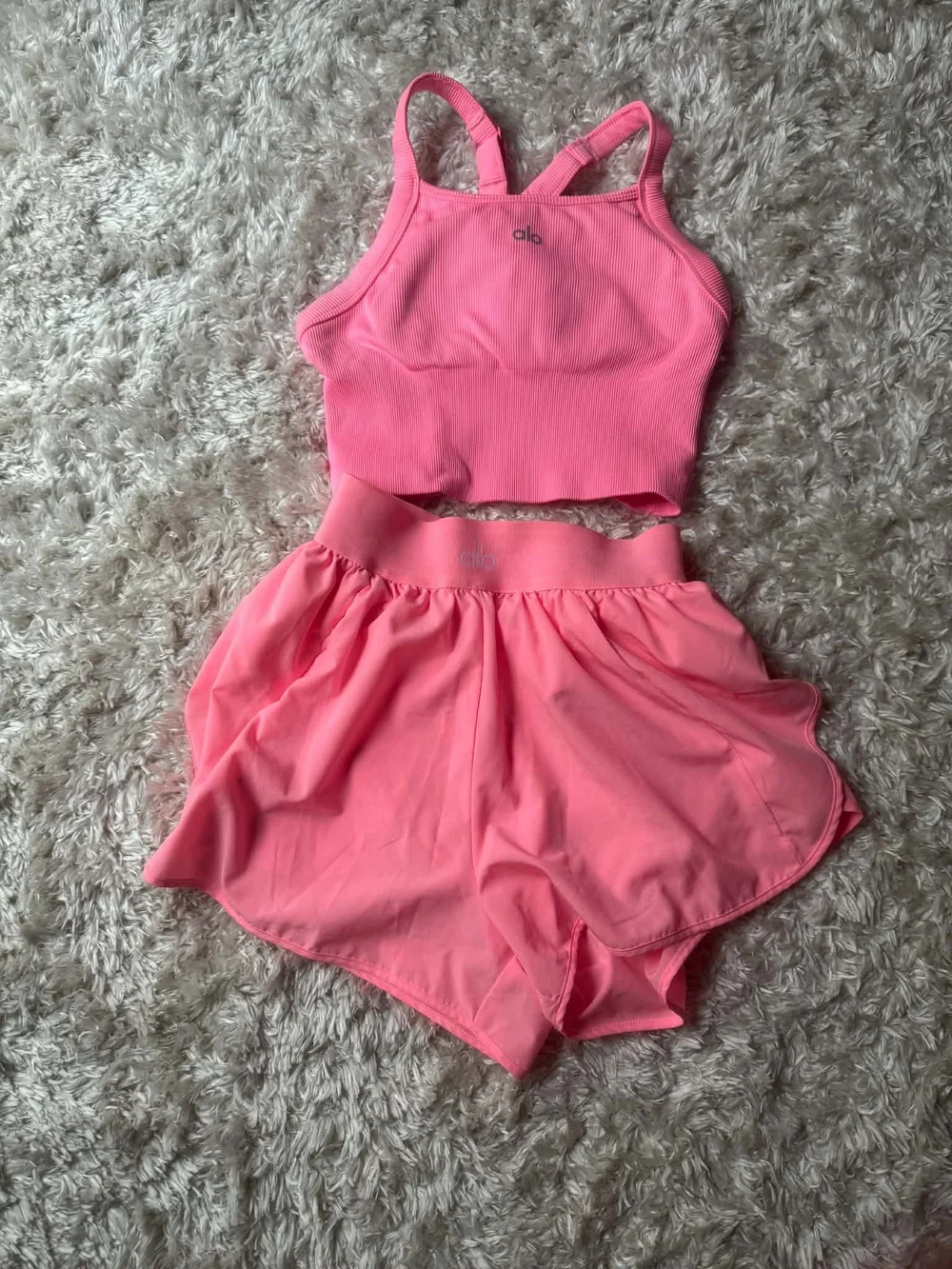 Alo Bubblegum Pink Set
